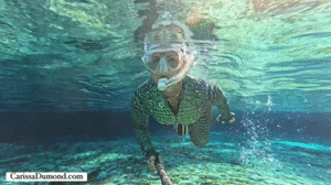 www.carissadumond.com - Carissa snorkeling and freediving in the crocodile catsuit thumbnail